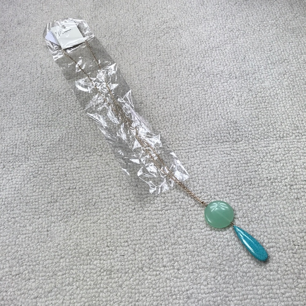 Long pendant necklace
